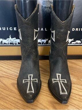 Old Gringo L240-2 Camelot Silver Cross Embroidered Cowboy Boots Women’s 5 1/2 B